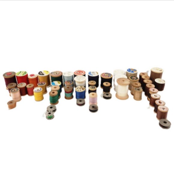Antique Vintage 50 Assorted Color Thread Wooden Spools & Metal Bobbins M… - Picture 2 of 5